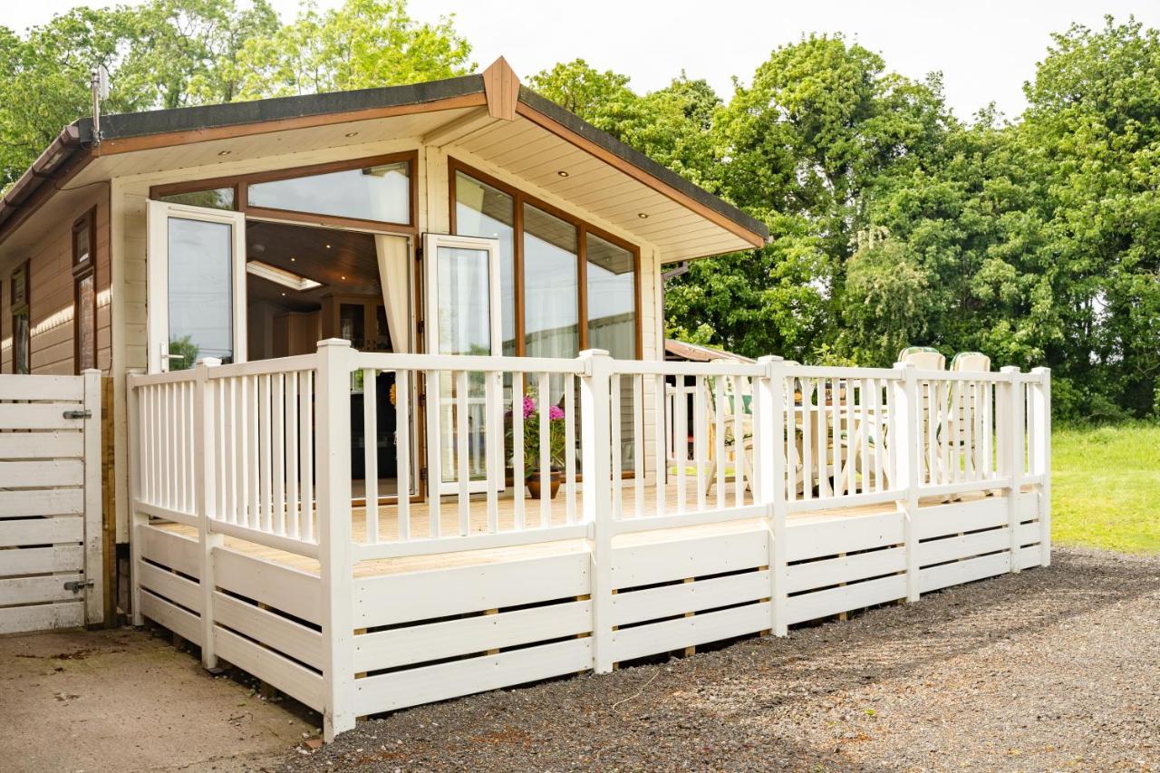 Pass The Keys The Lodge At Point House Farm - Sleeps Up To 6 Chester Luaran gambar